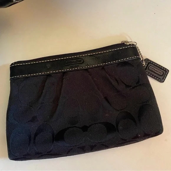 Vintage Coach Black Signature Canvas Shoulder Bag with Wristlet EUC - Picture 5 of 16